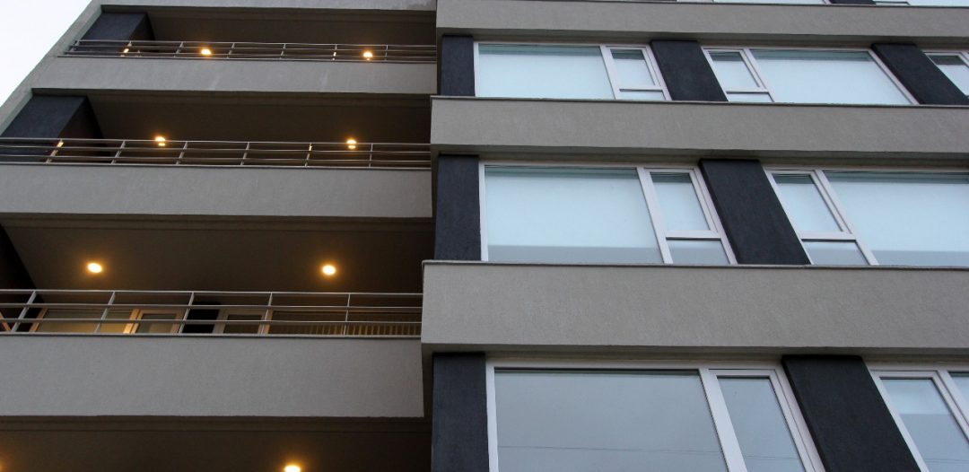 ALQUILER – Depto. de UN dormitorio en Edificio De La Costa