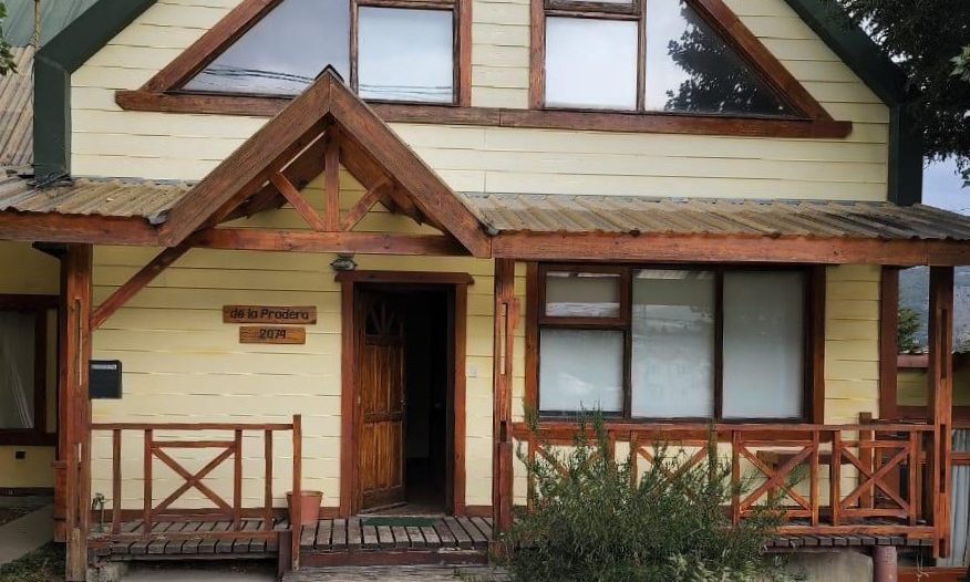 VENTA – OPORTUNIDAD! Casa de 4 dormitorios, cochera, quincho y patio!