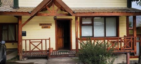 VENTA – OPORTUNIDAD! Casa de 4 dormitorios, cochera, quincho y patio!