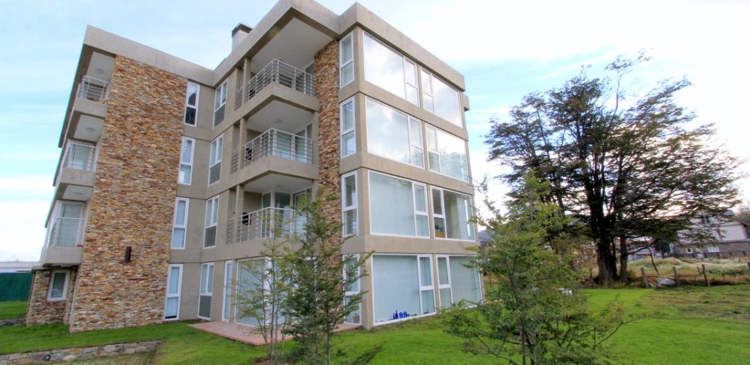 ALQUILER – Departamento de DOS ambientes c/Balcón y Parrilla en Ed. Bosque Comp. Ribera del Pipo