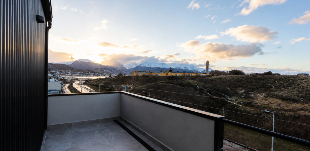 ALQUILER – Departamento de DOS ambientes c/ Terraza – Hipólito Yrigoyen